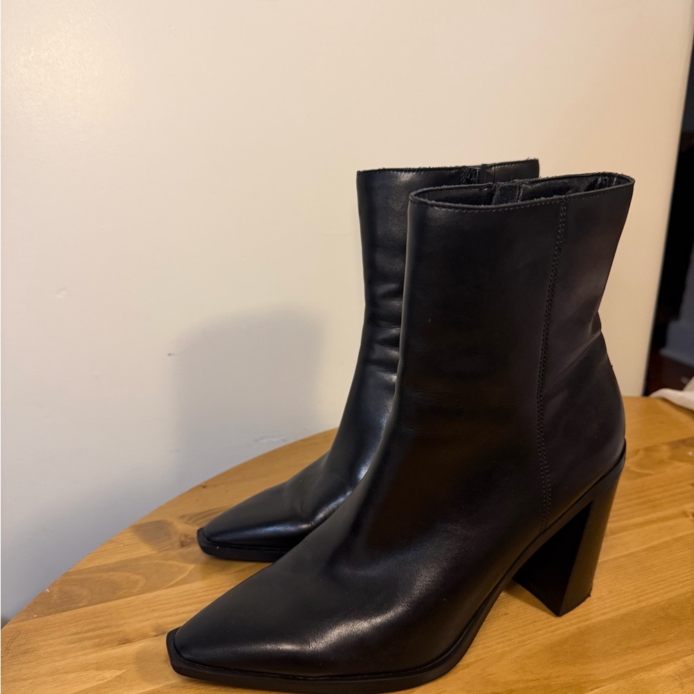 STEVE MADDEN Sparrow Black Leather Heeled Ankle Boots
